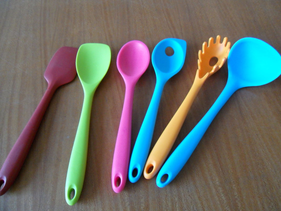 ¿Estás limpiando correctamente los utensilios de silicona de tu cocina? 0
