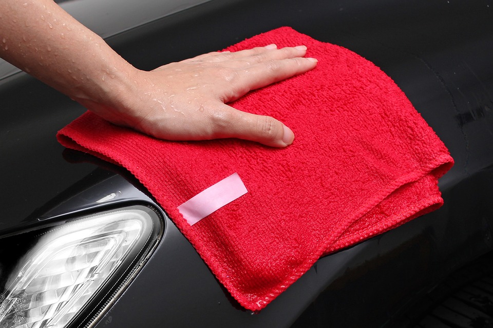 ¿Qué debe contener un buen KIT de limpieza para coches?